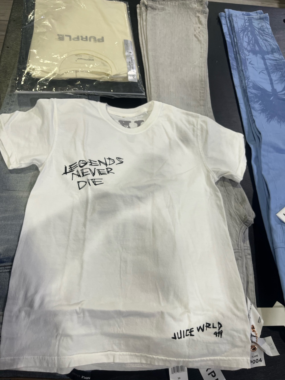 Vlone "Legends Never Die" Graphic Tee